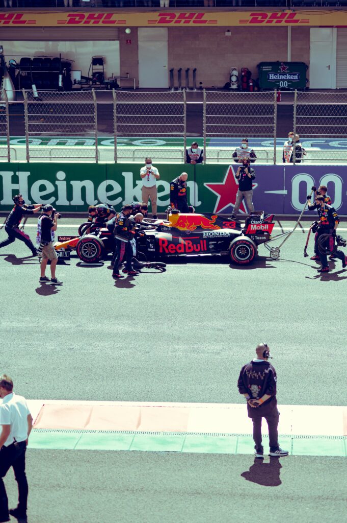 Formula 1 Car Pit Stop Expertise: Timing, Precision, and Teamwork in Action